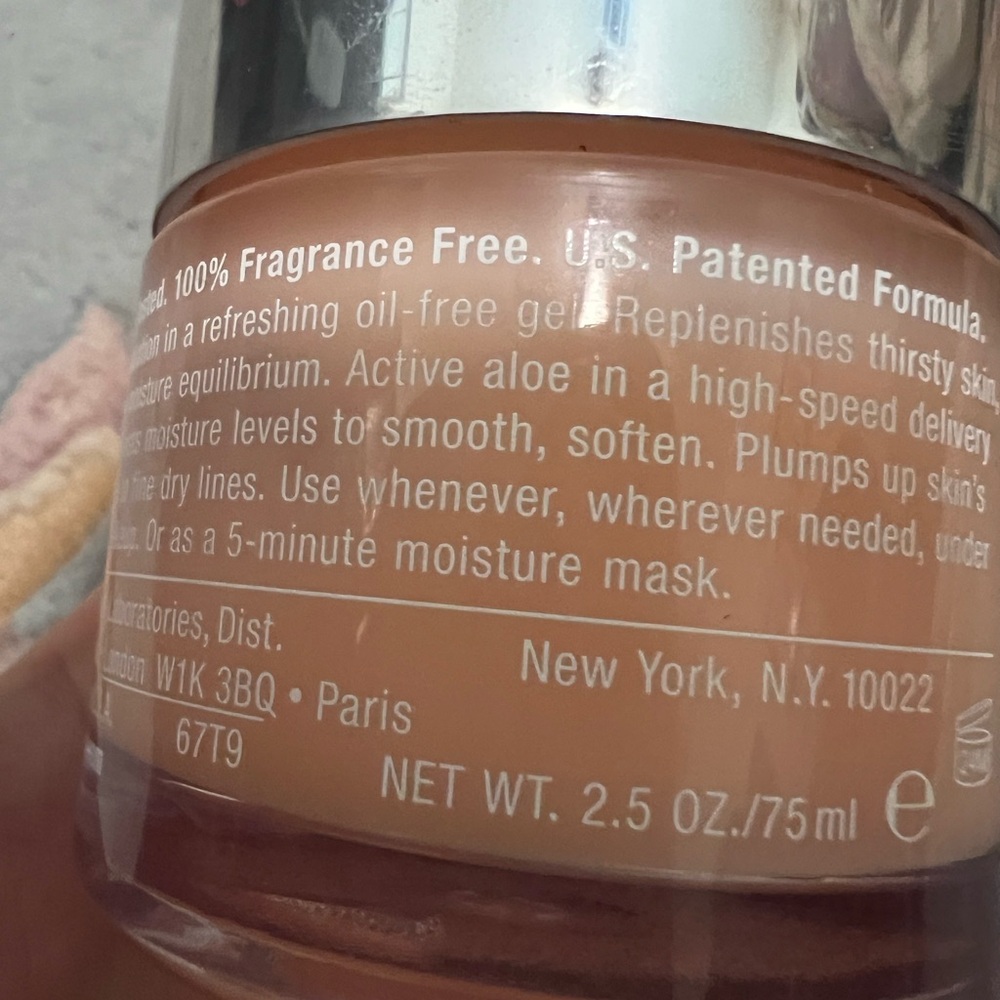 Clinique Moisture Surge Extra Thirsty Skin Relief - Peach with Silver Lid - Picture 3 of 4